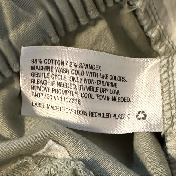 A NEW DAY sage green high rise pleated cuffed shorts size XL - Picture 7 of 7